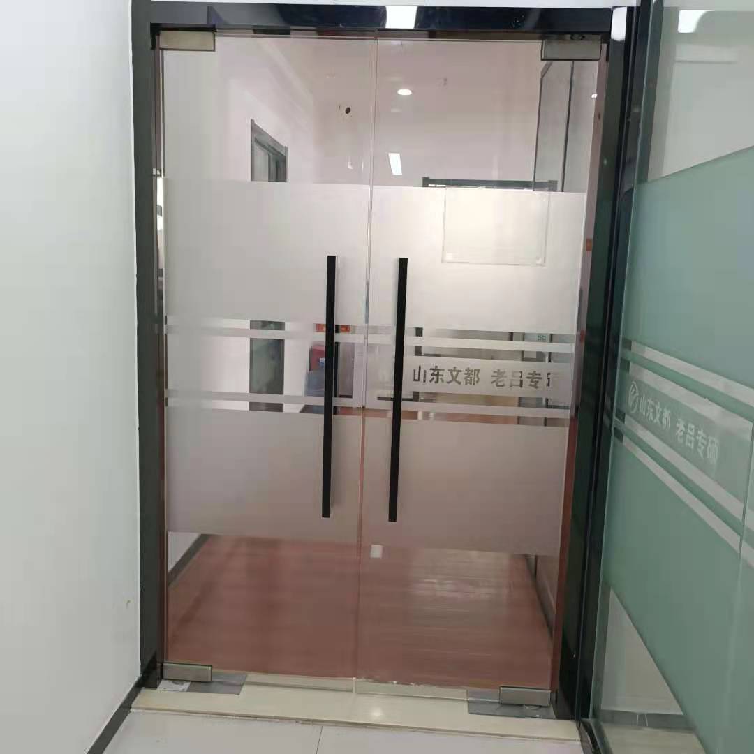 浴室玻璃門的種類有哪些？